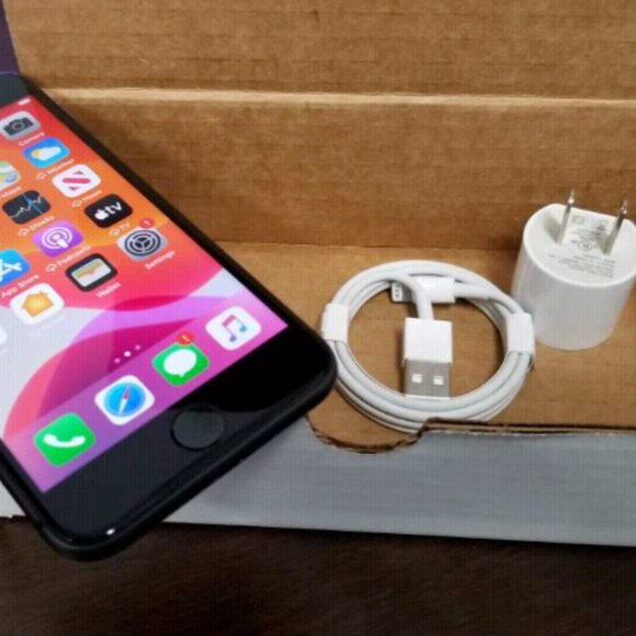 Apple iPhone 8 64GB Unlocked. Very good condition!!! - Picture 3 of 4